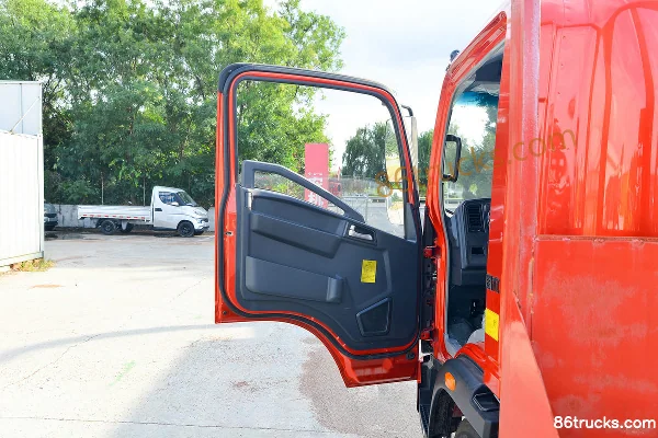 Sinotruk HOWO Hanjiang 140ch 4X2(6 roues) flatbed truck (China VI) Cabine (1) | 86Trucks
