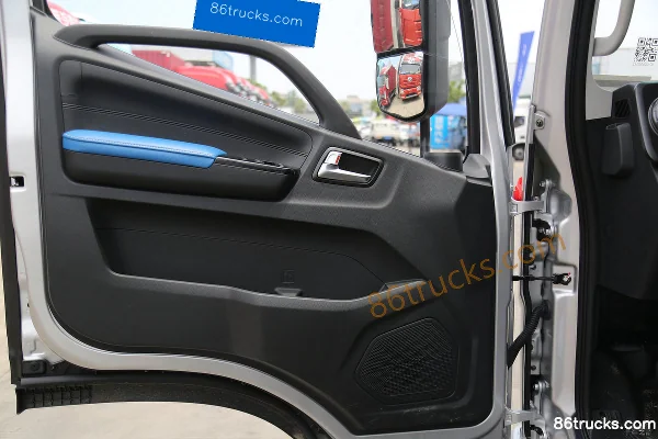 Auman Auman Zhilan HS 4.5T 4.14m single-row plug-in hybrid box truck 14.016kWh 4X2(6 wheels) Interior (1) | 86Trucks