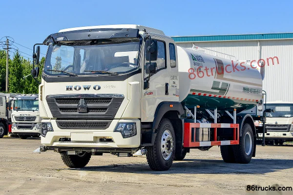 Sinotruk HOWO G5X 220 hp 4X2(6 wheels) water sprinkler truck (Lvye brand) Exterior (3) | 86Trucks