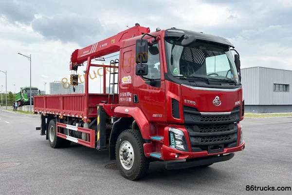 Dongfeng Dongfeng New Chenglong M3 Medium Truck truck-mounted crane