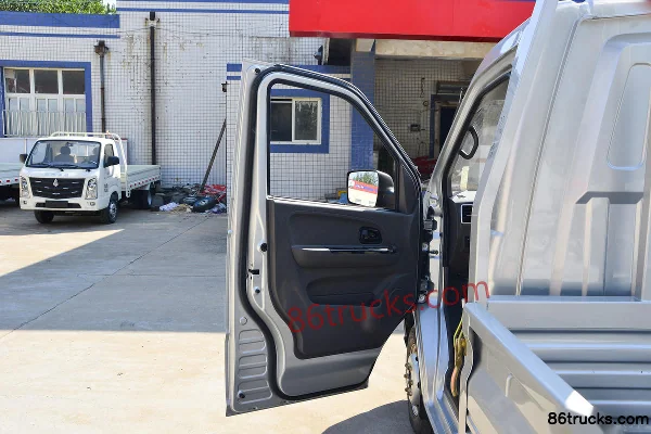 Dongfeng Xiaobawang W18 1,6 L 122 ch 4X2(6 roues) 3,7 m camion micro plateau simple cabine (China VI) (1) | 86Trucks