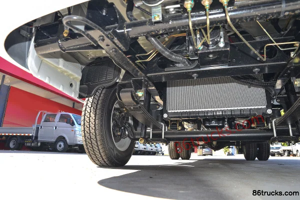 Dongfeng Xiaobawang W17 1.5L 113 hp 4X2(6 wheels) 3.6m Single Row Stake Truck (China VI) Chassis (2) | 86Trucks