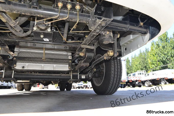 Dongfeng Xiaobawang W17 122hp 4X2(6 wheels) 4.05m Single Row Flatbed Light Truck (China VI) Chassis (3) | 86Trucks