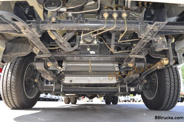 Dongfeng Xiaobawang W17 122hp 4X2(6 wheels) 4.05m Single Row Flatbed Light Truck (China VI) Chassis (1) | 86Trucks