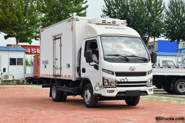 Yuejin Fuyun S80 95 hp 4X2(6 wheels) 3.55m refrigerated truck (China VI) Exterior