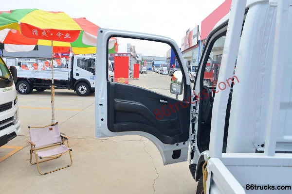 Yuejin Fuxing S80 1.6L 123 hp 4X2(6 wheels) Gasoline 4.05m Single Row Flatbed Light Truck (China VI) Cab (1) | 86Trucks