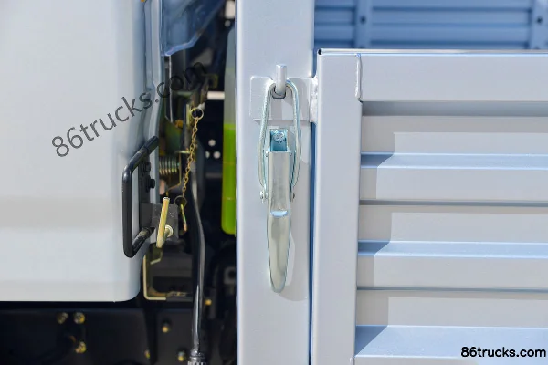 SHACMAN Commercial Vehicle Delong G1 137 ch 4X2(6 roues) 3,82 m porteur plateau cabine avancée (6 vitesses) Carrosserie (3) | 86Trucks