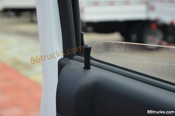 Yuejin Fuxing S80 95 hp 4X2(6 wheels) Diesel 2.65m Double-row Flatbed Mini Truck (China VI) Cab (3) | 86Trucks