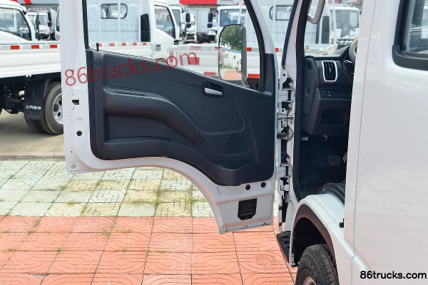 Yuejin Fuxing S80 95 hp 4X2(6 wheels) Diesel 2.65m Double-row Flatbed Mini Truck (China VI) Cab (2) | 86Trucks