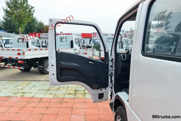 Yuejin Fuxing S80 95 hp 4X2(6 wheels) Diesel 2.65m Double-row Flatbed Mini Truck (China VI) Cab (1) | 86Trucks