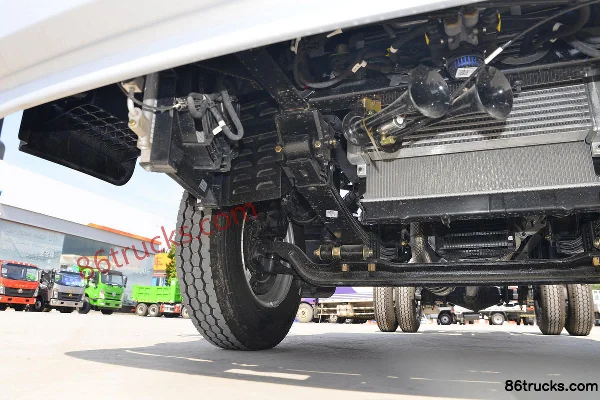 SHACMAN Commercial Vehicle Delong G1 Standard Load Edition 160hp 4X2(6 wheels) 3.82m crew cab flatbed light truck Chassis (2) | 86Trucks