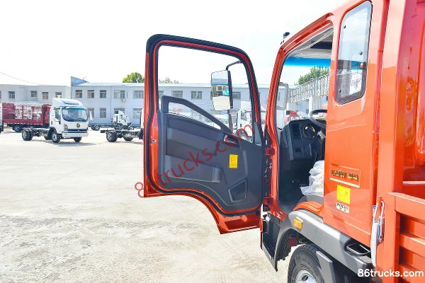 Sinotruk HOWO Hanjiang H 140 hp 4X2(6 roues) 3.85m half-row flatbed light truck (8-speed) Cabine (1) | 86Trucks
