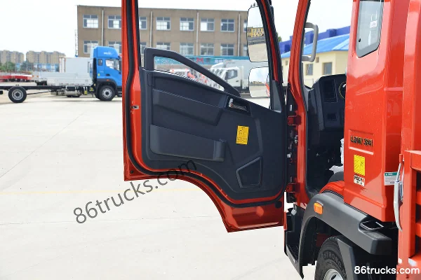Sinotruk HOWO Han H 160 hp 4X2(6 wheels) 3.85m One-and-a-half Row Stake Light Truck (China VI) Cab (2) | 86Trucks