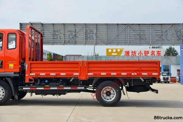 Sinotruk HOWO Han H 160 hp 4X2(6 wheels) 3.85m One-and-a-half Row Stake Light Truck (China VI) Body (2) | 86Trucks
