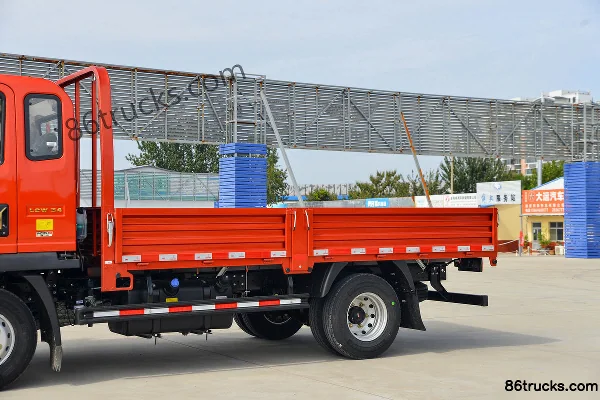 Sinotruk HOWO Han H 160 hp 4X2(6 wheels) 3.85m One-and-a-half Row Stake Light Truck (China VI) Body (1) | 86Trucks