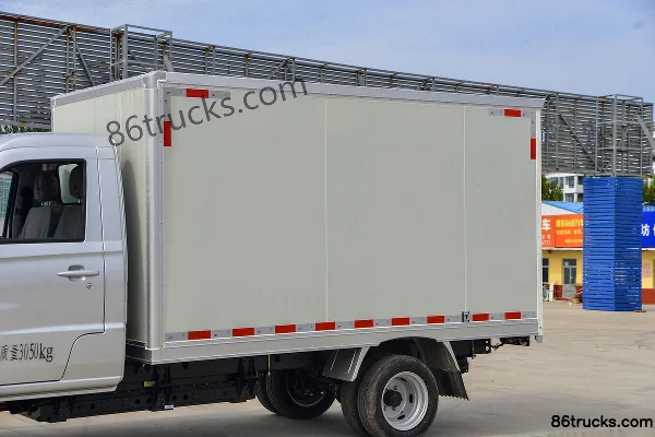 SRM Xinyuan T2S EV 3,1T 3,03 m camion léger fourgon électrique cabine simple 46,36 kWh 4X2(6 roues) Carrosserie (1) | 86Trucks