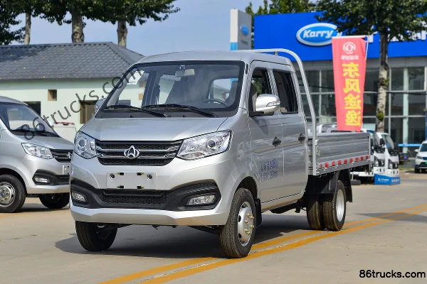 Changan Kuayue Wang X1 Luxury 1.6L 122hp 4X2(6 wheels) Gasoline 2.55m Double Row Flatbed Light Truck (China VI) Exterior (3) | 86Trucks