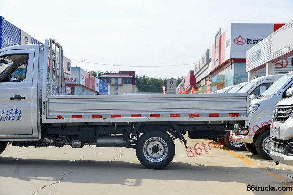 Changan Kuayue Wang X1 1.6L 122 hp 4X2(6 wheels) gasoline 3.05m single-row flatbed light truck Body (2) | 86Trucks