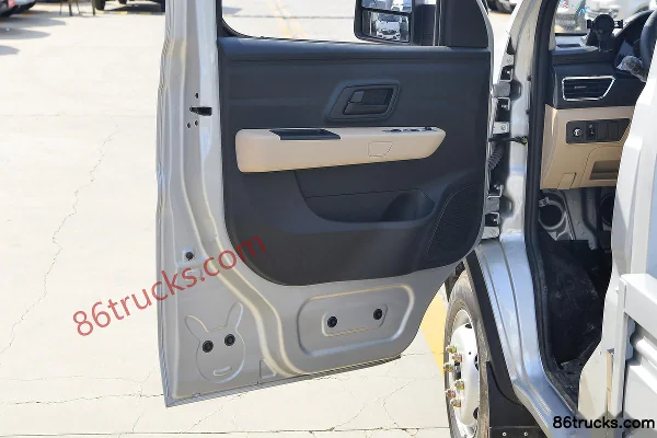 Changan Kuayue King X3 PLUS 2022 Flagship 1.6L Gasoline 122hp 4X2(6 wheels) 3.3m Single Row Flatbed Mini Truck (China VI) Cab (2) | 86Trucks