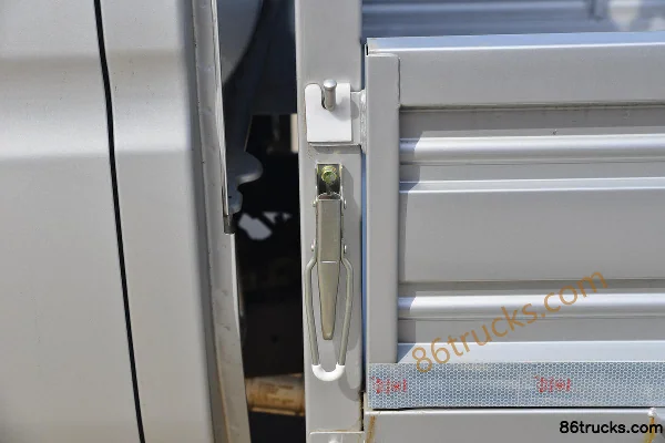 Changan Kuayue King X3 PLUS 2022 Flagship 1.6L Gasoline 122hp 4X2(6 wheels) 3.3m Single Row Flatbed Mini Truck (China VI) Body (2) | 86Truck