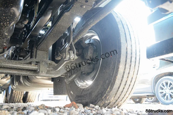 Sinotruk HOWO TH7 poids lourd 570 ch 6X4(10 roues) tracteur routier AMT automatique (China VI) Châssis (3) | 86Trucks