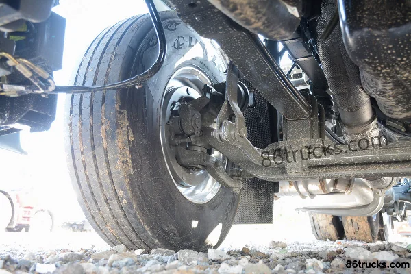 Sinotruk HOWO TH7 poids lourd 570 ch 6X4(10 roues) tracteur routier AMT automatique (China VI) Châssis (2) | 86Trucks
