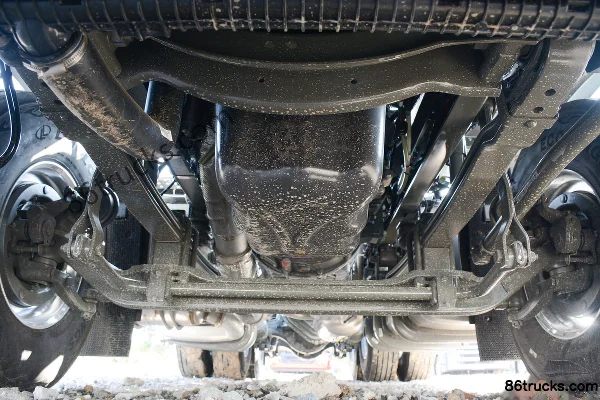 Sinotruk HOWO TH7 poids lourd 570 ch 6X4(10 roues) tracteur routier AMT automatique (China VI) Châssis (1) | 86Trucks