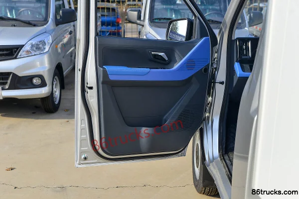 Foton Xiangling Q Integrated Comfort 1.6L 120 hp 4X2(6 wheels) Gasoline 3.09m single-row van mini truck Cab (2) | 86Trucks