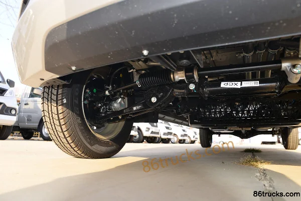 Foton Xiangling Q Integrated Comfort 1.6L 120 hp 4X2(6 wheels) Gasoline 2.5m double-row flatbed mini truck Chassis (2) | 86Trucks