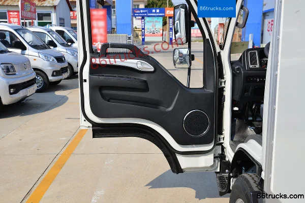 JAC Chuangfu Star H1 132hp 4X2(6 wheels) 3.7m single-row van light truck Cab (2) | 86Trucks
