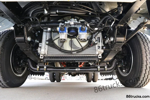 JAC Chuangfu Star H1 132hp 4X2(6 wheels) 3.7m single-row van light truck Chassis (1) | 86Trucks