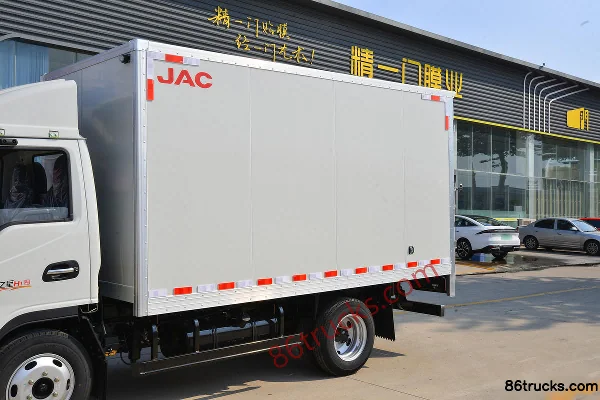 JAC Chuangfu Star H1 132hp 4X2(6 wheels) 3.7m single-row van light truck Body (1) | 86Trucks