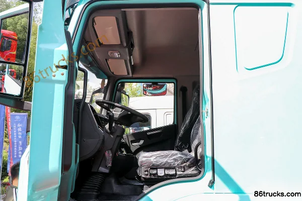 Sanhuan Shitong Haolong Xiaoman 6X4(10 wheels) Battery Electric Tractor Truck 350.21kWh Cab (1) | 86Trucks
