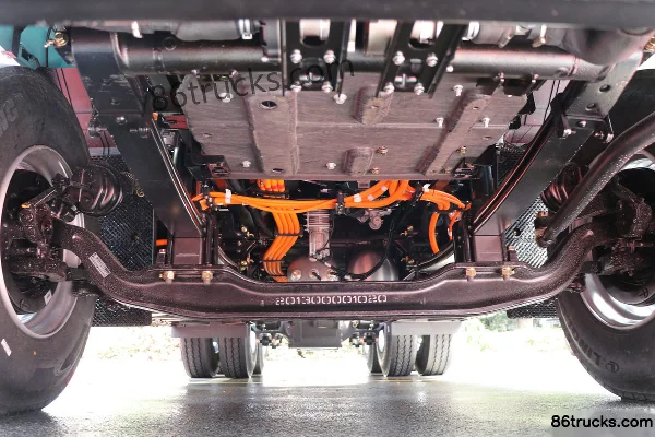 Sanhuan Shitong Haolong Xiaoman 6X4(10 wheels) Battery Electric Tractor Truck 350.21kWh Chassis (1) | 86Trucks
