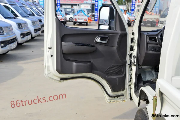 Foton Xiangling M2 Luxury Edition 95hp 4X2(6 wheels) 3.8m Single Row Flatbed Mini Truck (China VI) Cab (2) | 86Trucks