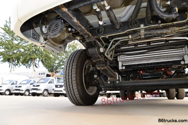 Foton Xiangling M2 Luxury Edition 95hp 4X2(6 wheels) 3.8m Single Row Flatbed Mini Truck (China VI) Chassis (2) | 86Trucks