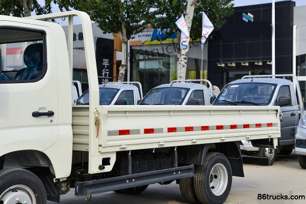 Foton Xiangling M2 Luxury Edition 95hp 4X2(6 wheels) 3.8m Single Row Flatbed Mini Truck (China VI) Body (1) | 86Trucks