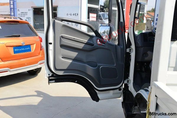 JAC S3 All-round 2.2L Diesel 129 hp 4X2(6 wheels) Xingrui 5-speed 3.85m Single-row Flatbed Light Truck Cab (2) | 86Trucks