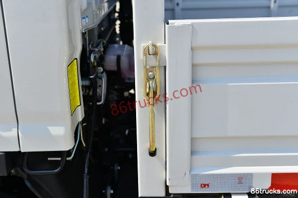 JAC S3 All-round 2.2L Diesel 129 hp 4X2(6 wheels) Xingrui 5-speed 3.85m Single-row Flatbed Light Truck Body (3) | 86Trucks