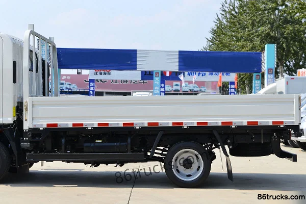 JAC S3 All-round 2.2L Diesel 129 hp 4X2(6 wheels) Xingrui 5-speed 3.85m Single-row Flatbed Light Truck Body (2) | 86Trucks