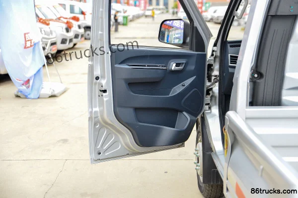 Foton Xiangling V3 2,0 L 144 ch 4X2(6 roues) essence 3,7 m camion plateau à ridelles simple cabine (2) | 86Trucks