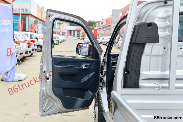 Foton Xiangling V3 2,0 L 144 ch 4X2(6 roues) essence 3,7 m camion plateau à ridelles simple cabine (1) | 86Trucks