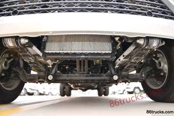 Foton Xiangling V3 2,0 L 144 ch 4X2(6 roues) essence 3,7 m camion plateau à ridelles simple cabine Châssis (1) | 86Trucks