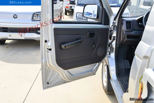 Foton Xiangling V1 1.6L 122 ch 4X2(6 roues) essence 3,2 m camion plateau simple cabine (roue arrière simple) (2) | 86Trucks