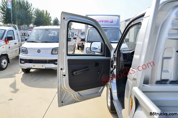 Foton Xiangling V1 1.6L 122 ch 4X2(6 roues) essence 3,2 m camion plateau simple cabine (roue arrière simple) (1) | 86Trucks
