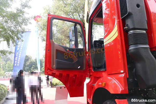 Sanhuan Shitong Haolong Comfort Edition 270hp 8X4(12 wheels) 9.6m Flatbed Cargo Truck (China VI) (8-speed) Cab (1) | 86Trucks