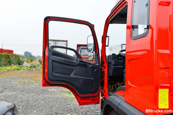 FAW Jiefang Hu VH 160 hp 4X2(6 wheels) 4.85m Semi-row Stake Truck Light Truck Cab (1) | 86Trucks