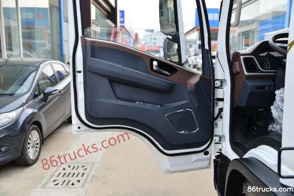 SHACMAN Commercial Vehicle Delong G2 Standard Edition 160 hp 4X2(6 wheels) 4.18m single-row flatbed light truck Cab (2) | 86Trucks