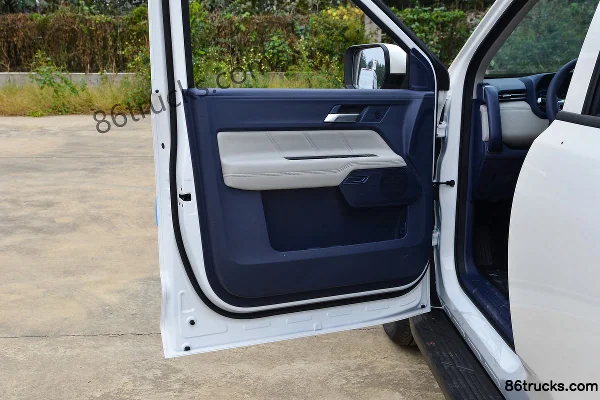 JMC Dadao Quannengzhe Shuxiang 2.3T diesel 177 ch automatique 2 roues motrices empattement standard double cabine pick-up Châssis (2) | 86Tr