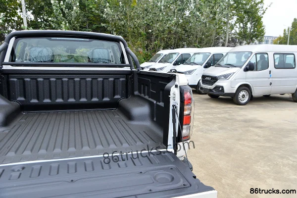 JMC Dadao Quannengzhe Shuxiang 2.3T diesel 177 ch automatique 2 roues motrices empattement standard double cabine pick-up Carrosserie (6)